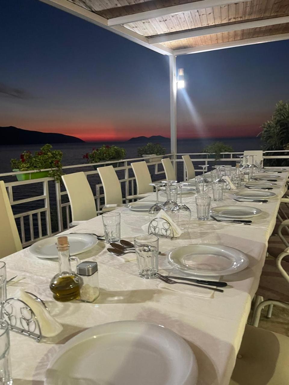 Envi Hotel Vlorë Eksteriør bilde