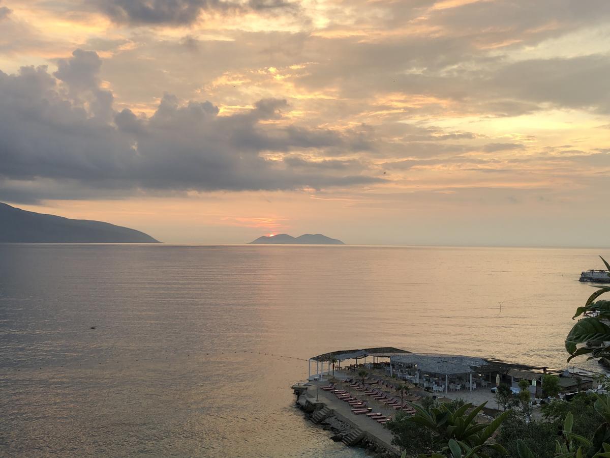 Envi Hotel Vlorë Eksteriør bilde